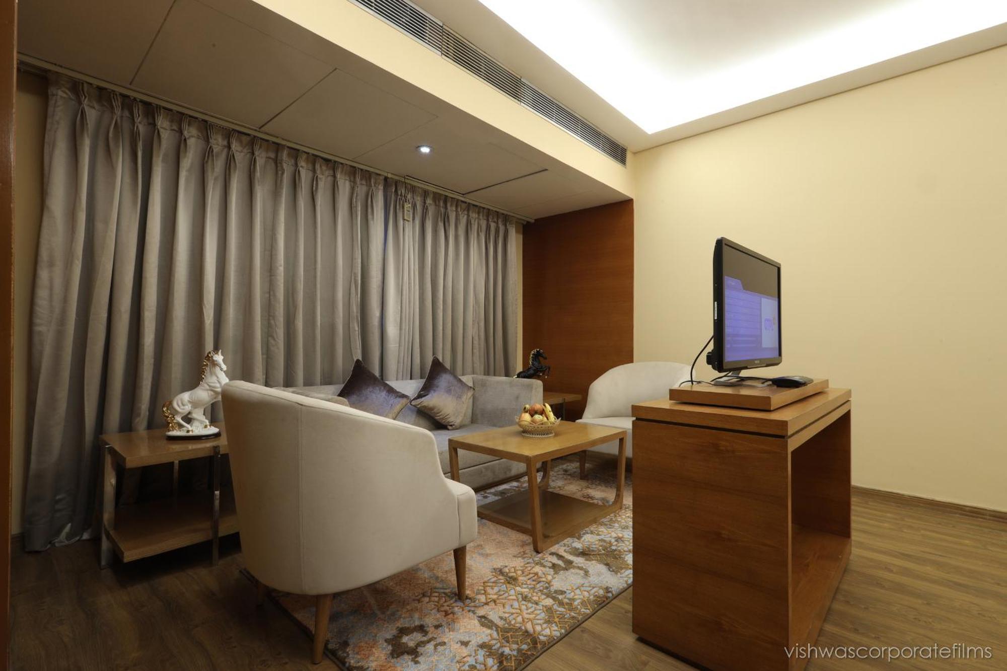 Rang Lords Inn Bharuch מראה חיצוני תמונה