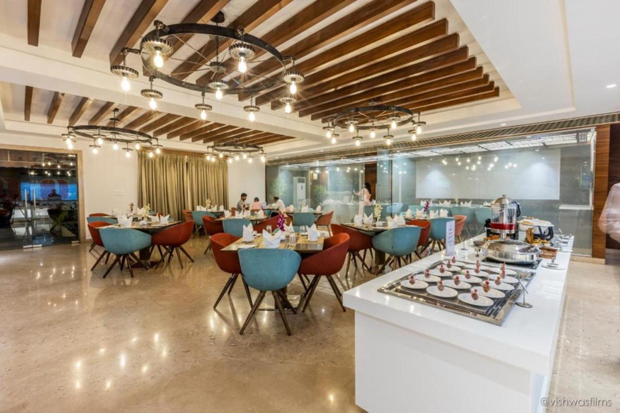 Rang Lords Inn Bharuch מראה חיצוני תמונה